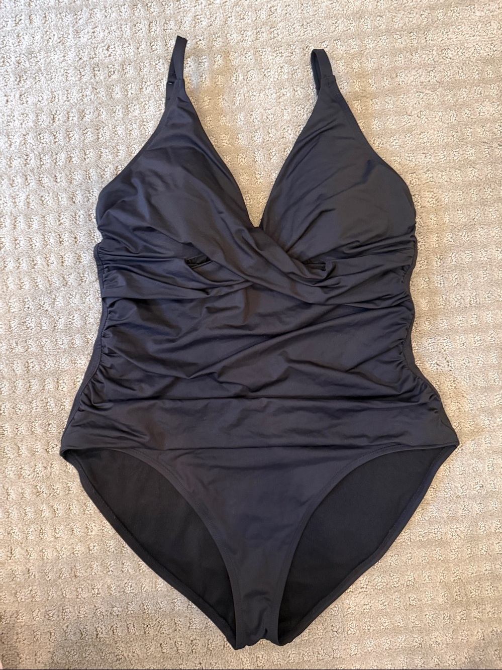 Tommy Bahama Pearl Cross-Front V-Neck One-Piece Swimsuit Size 16 Black
